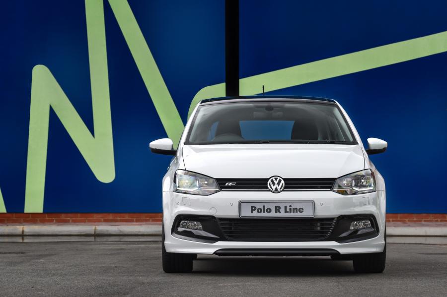  Volkswagen Polo R-Line 5-Door 2017 года  (ZA) (фото 2 из 15)